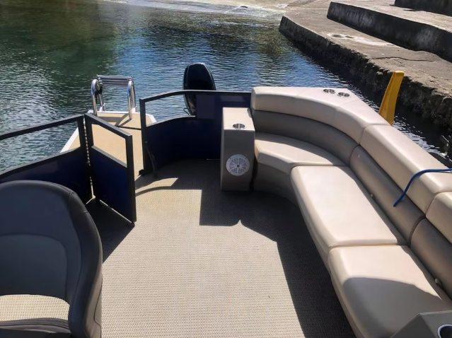 Leisure Aluminum Pontoon Boat Leisure Aluminum Pontoon Boat